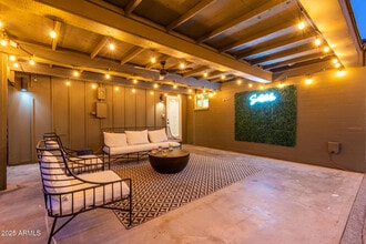 8537 E Clarendon Ave in Scottsdale, AZ - Building Photo - Building Photo