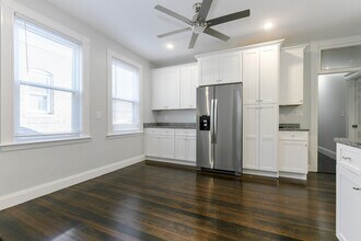 107 Harrishof St in Boston, MA - Building Photo - Building Photo