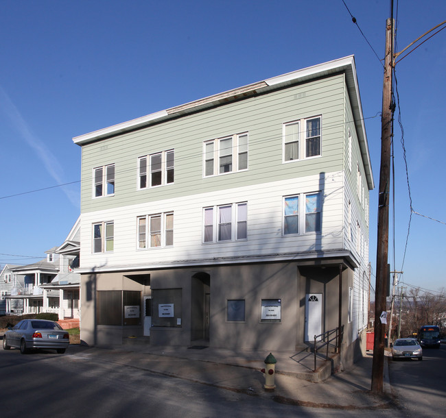 1447 Bank St in Waterbury, CT - Building Photo - Building Photo