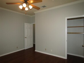 10602 Cranford Ct in Austin, TX - Foto de edificio - Building Photo