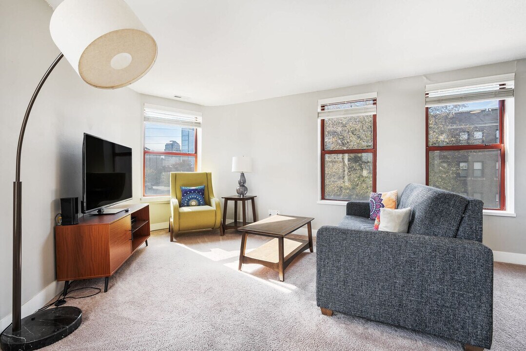 615 N East St in Indianapolis, IN - Foto de edificio