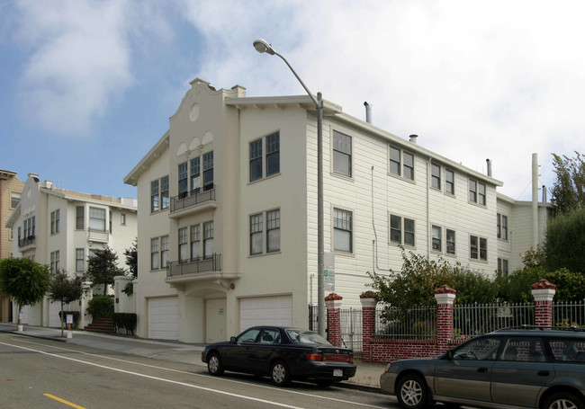 1229-1259 Francisco St in San Francisco, CA - Building Photo - Building Photo