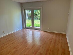 6826 SW Chase Ct in Stuart, FL - Foto de edificio - Building Photo