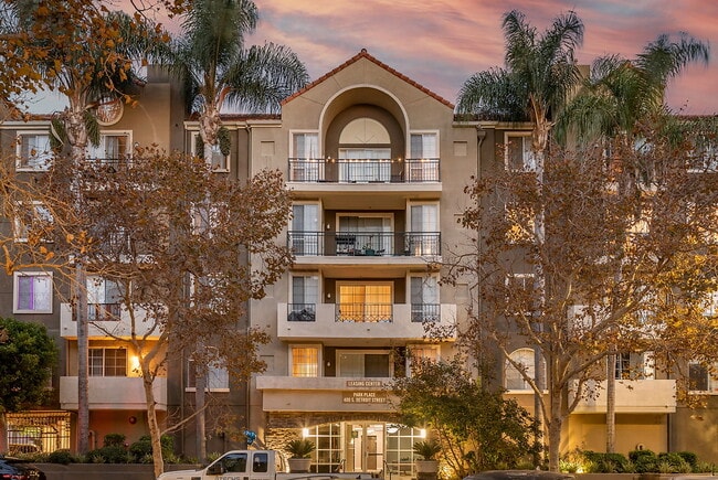 Essex Properties at Miracle Mile