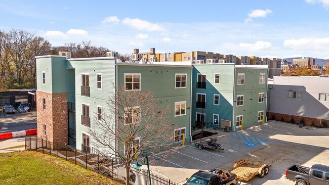 621 E M L King Blvd in Chattanooga, TN - Building Photo - Building Photo