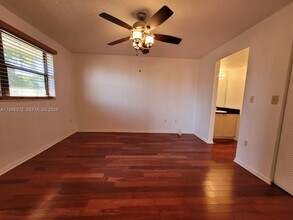 9972 Nob Hill Pl, Unit 9 in Sunrise, FL - Foto de edificio - Building Photo