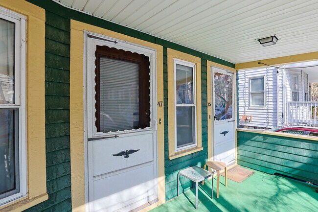 45-47 Clarendon Ave in Somerville, MA - Foto de edificio - Building Photo