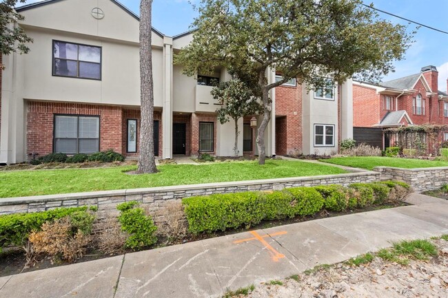 2428 Bering Dr in Houston, TX - Building Photo - Building Photo