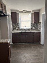 8064 Suzanne Ave in Detroit, MI - Building Photo - Building Photo