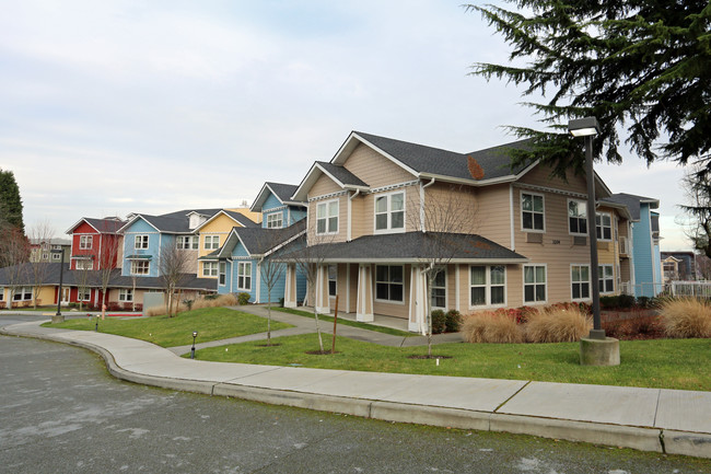 Holiday Bridge Park in Seattle, WA - Building Photo - Building Photo