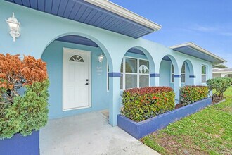 865 SE Tierra Ct in Port St. Lucie, FL - Building Photo - Building Photo