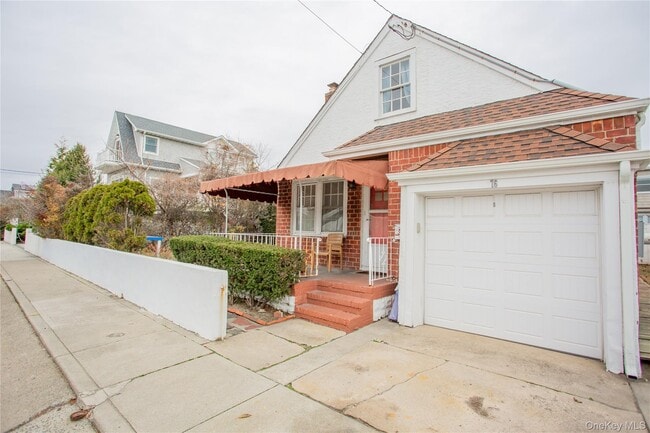 76 Clayton Ave in East Atlantic Beach, NY - Building Photo - Building Photo