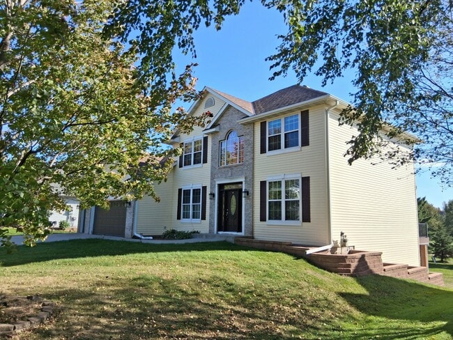 2972 Eagle Valley Dr in Woodbury, MN - Building Photo - Building Photo