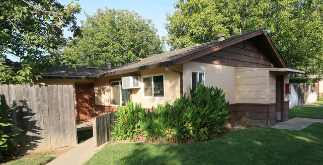 Malvern Apartments in Marysville, CA - Building Photo - Building Photo