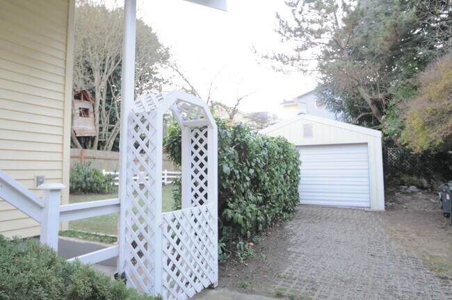 5315 9th Ave NE in Seattle, WA - Building Photo - Building Photo