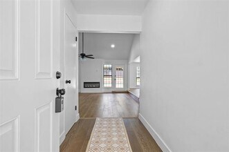 6012 Meredith Ln in Fort Worth, TX - Building Photo - Building Photo