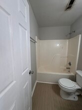 405 S Graham Ave in Carbondale, IL - Foto de edificio - Building Photo