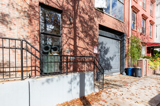 65 Green St in Brooklyn, NY - Building Photo - Building Photo