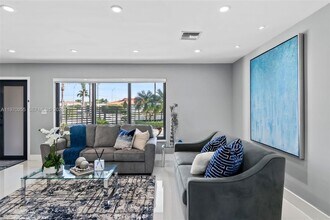 830 SW 93rd Ave in Miami, FL - Building Photo - Building Photo