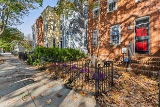 808 I St NE in Washington, DC - Foto de edificio - Building Photo