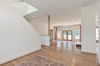 445 Springvale Rd in Great Falls, VA - Building Photo - Building Photo