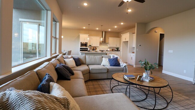 7242 W Ashcroft Ave in Fresno, CA - Building Photo - Building Photo