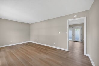 235 Lakecrest Rd in Eden, NC - Building Photo - Building Photo