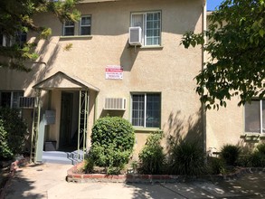 11345 Riverside Dr in North Hollywood, CA - Building Photo - Building Photo