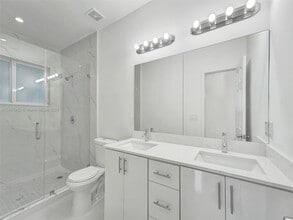 2631 E 7th Ave in Hialeah, FL - Building Photo - Building Photo