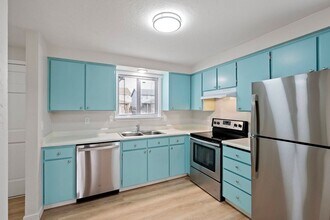 761 N Cloverleaf Loop in Springfield, OR - Building Photo - Building Photo