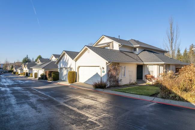 Freeport Bay Townhomes in Mukilteo, WA - Building Photo - Primary Photo