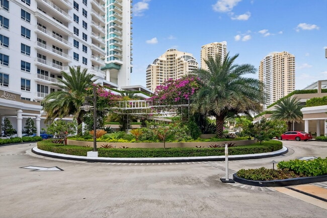701 Brickell Key Blvd in Miami, FL - Building Photo - Building Photo