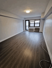 10933 71st Rd, Unit 8 in Forest Hills, NY - Building Photo - Building Photo