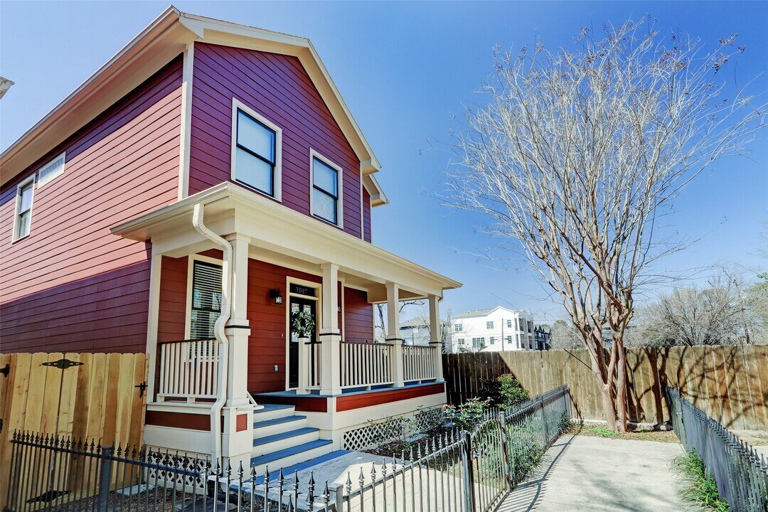 1047 W 16th St in Houston, TX - Building Photo