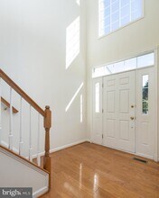 5634 Annenberg Ct in Haymarket, VA - Foto de edificio - Building Photo