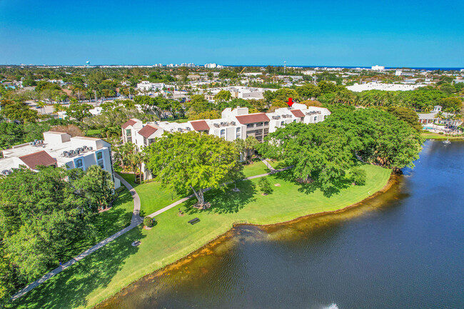 820 Lavers Cir in Delray Beach, FL - Foto de edificio - Building Photo