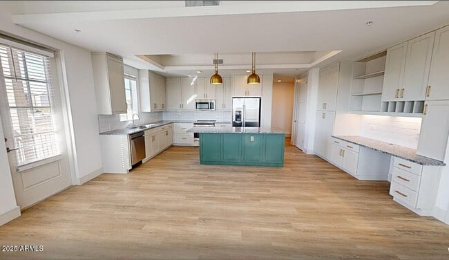 98 S River Dr in Tempe, AZ - Building Photo - Building Photo