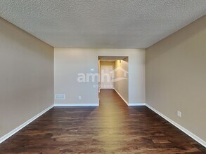 1387 Egret Ln in Greenwood, IN - Building Photo - Building Photo