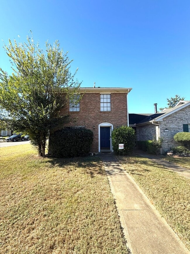 property at 515 Hollow Wood Rd