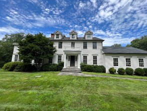 120 Merwins Ln in Fairfield, CT - Building Photo - Building Photo