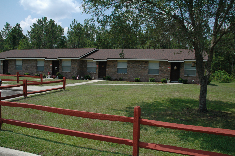 Washington Square Apartments in Hawthorne, FL - Building Photo