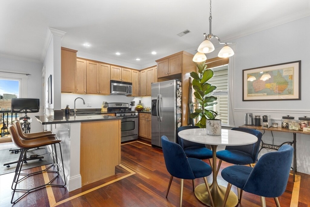 472 E 3rd St in Boston, MA - Foto de edificio
