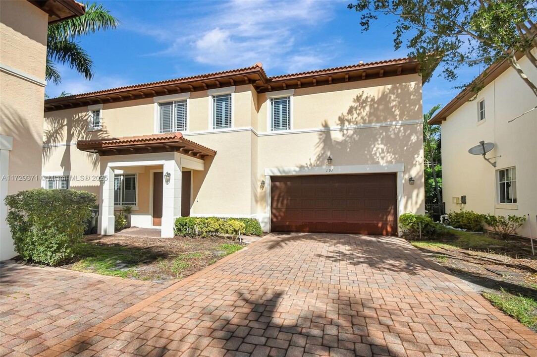 191 NW Emerson Pl in Boca Raton, FL - Building Photo