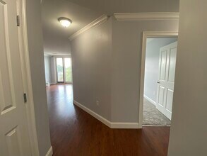 327 Centre St, Unit 1 in Boston, MA - Building Photo - Building Photo