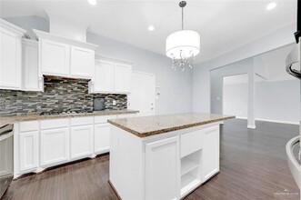 817 Cimarron Dr in Mission, TX - Building Photo - Building Photo