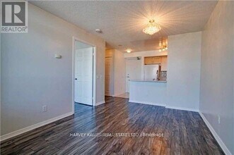 155 Beecroft Rd in Toronto, ON - Building Photo - Building Photo