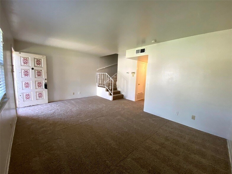 4428 Valleyfield Dr in San Antonio, TX - Building Photo