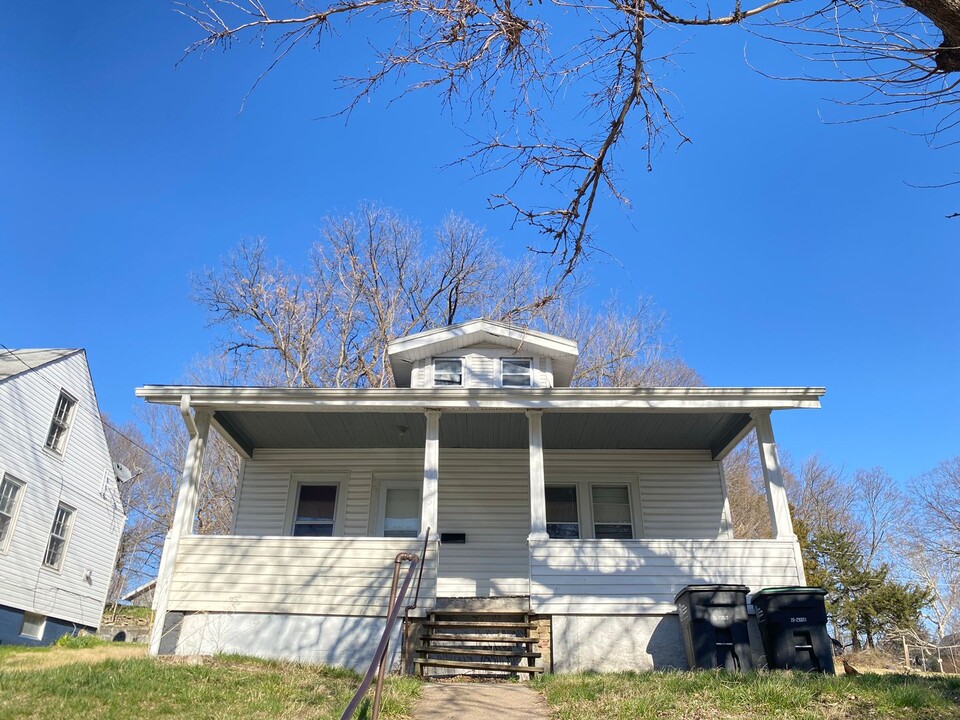 4525 N 41st St in Omaha, NE - Foto de edificio