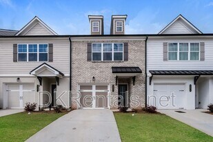 5350 Fox Den Rd in Oakwood, GA - Building Photo