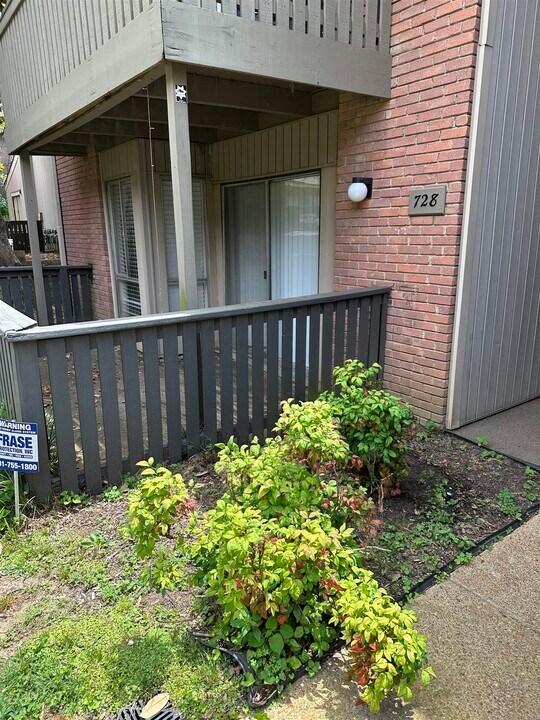 728 Hedgegrove Dr in Memphis, TN - Building Photo
